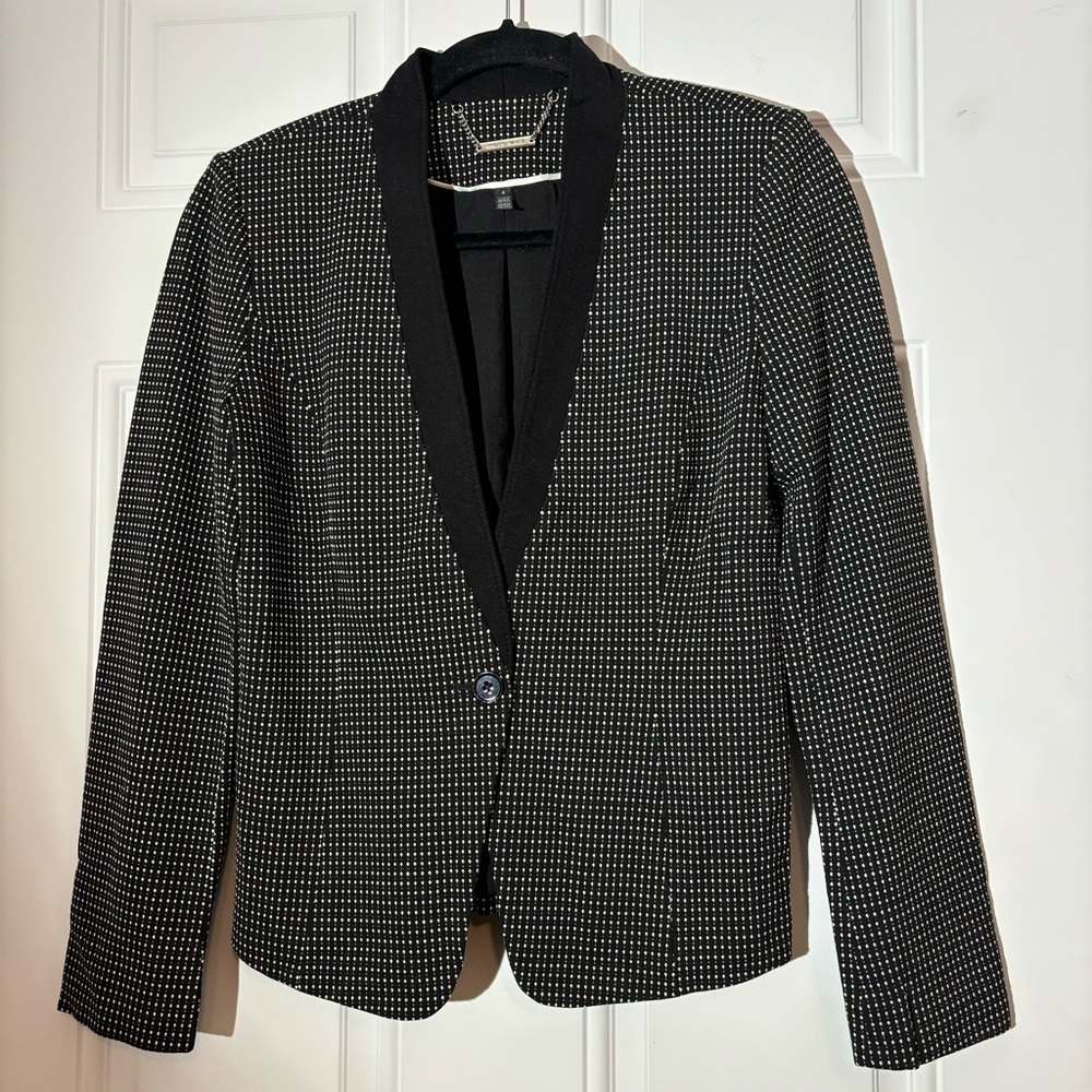 ❤️2/$15 or 3/$21❤️White House Black Market Grey/Black Jacket, Size 4
